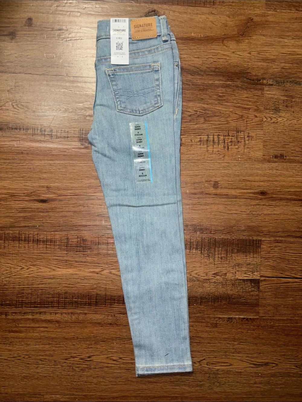 Signature by Levi Strauss Light Wash Skinny Jeans - Women's